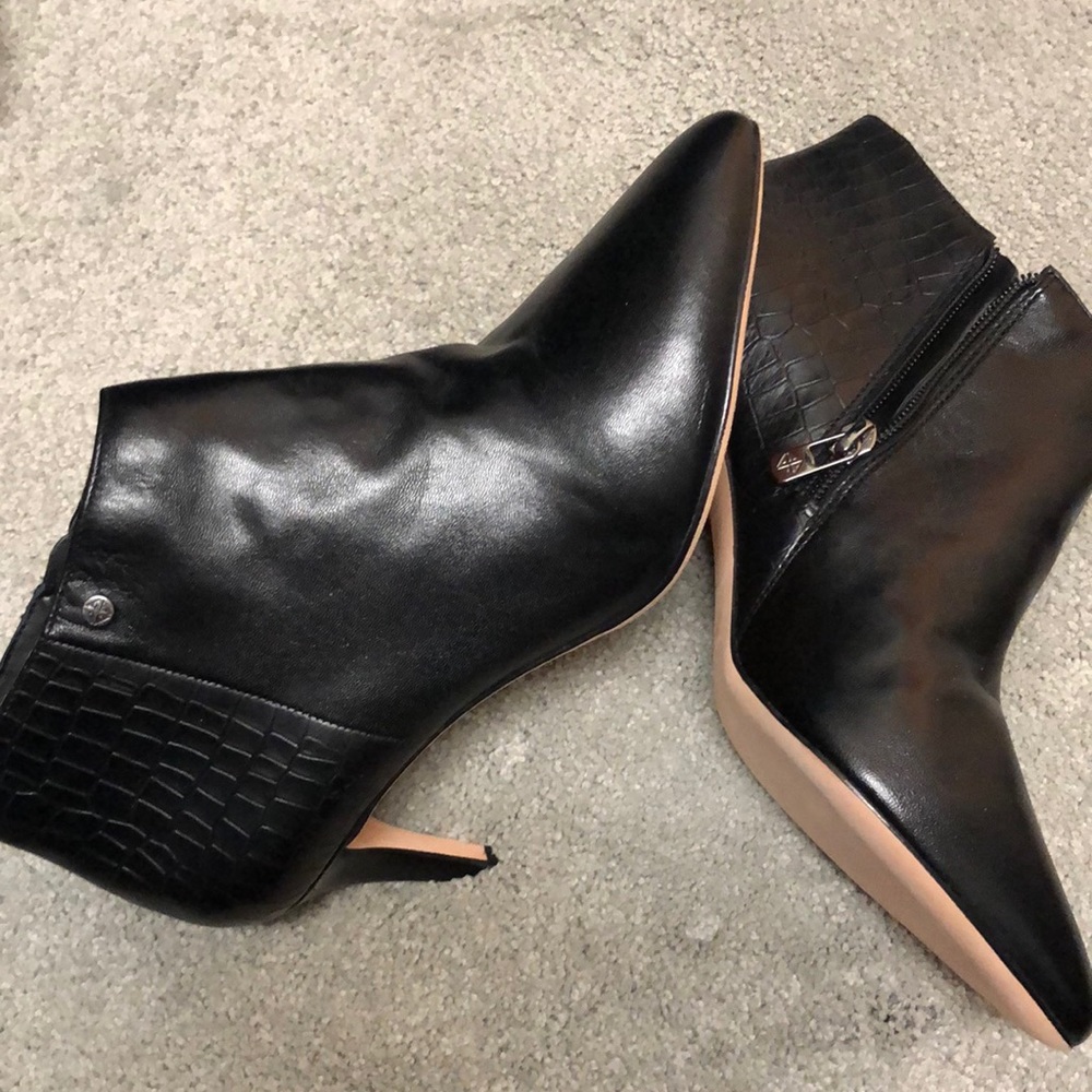 BN Antonio Melani booties size 8 1/2